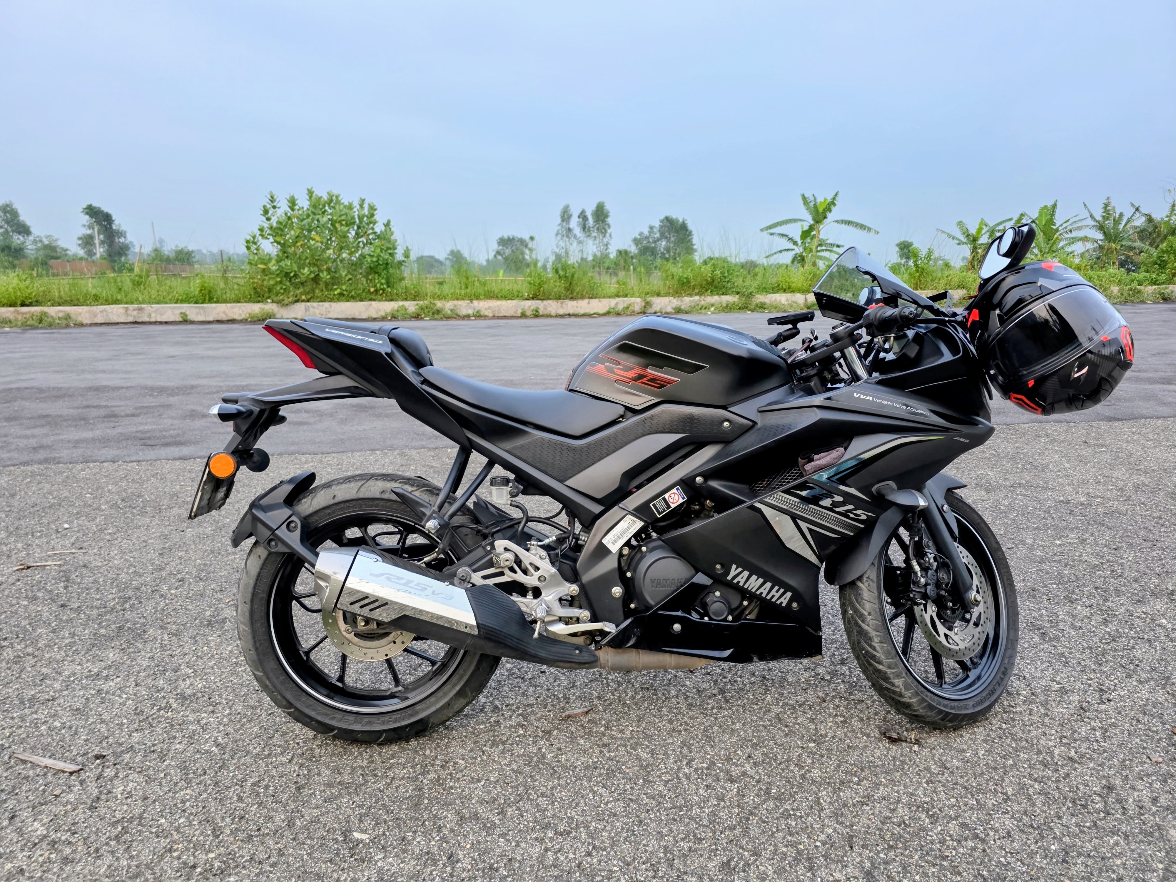 Yamaha R15 v3